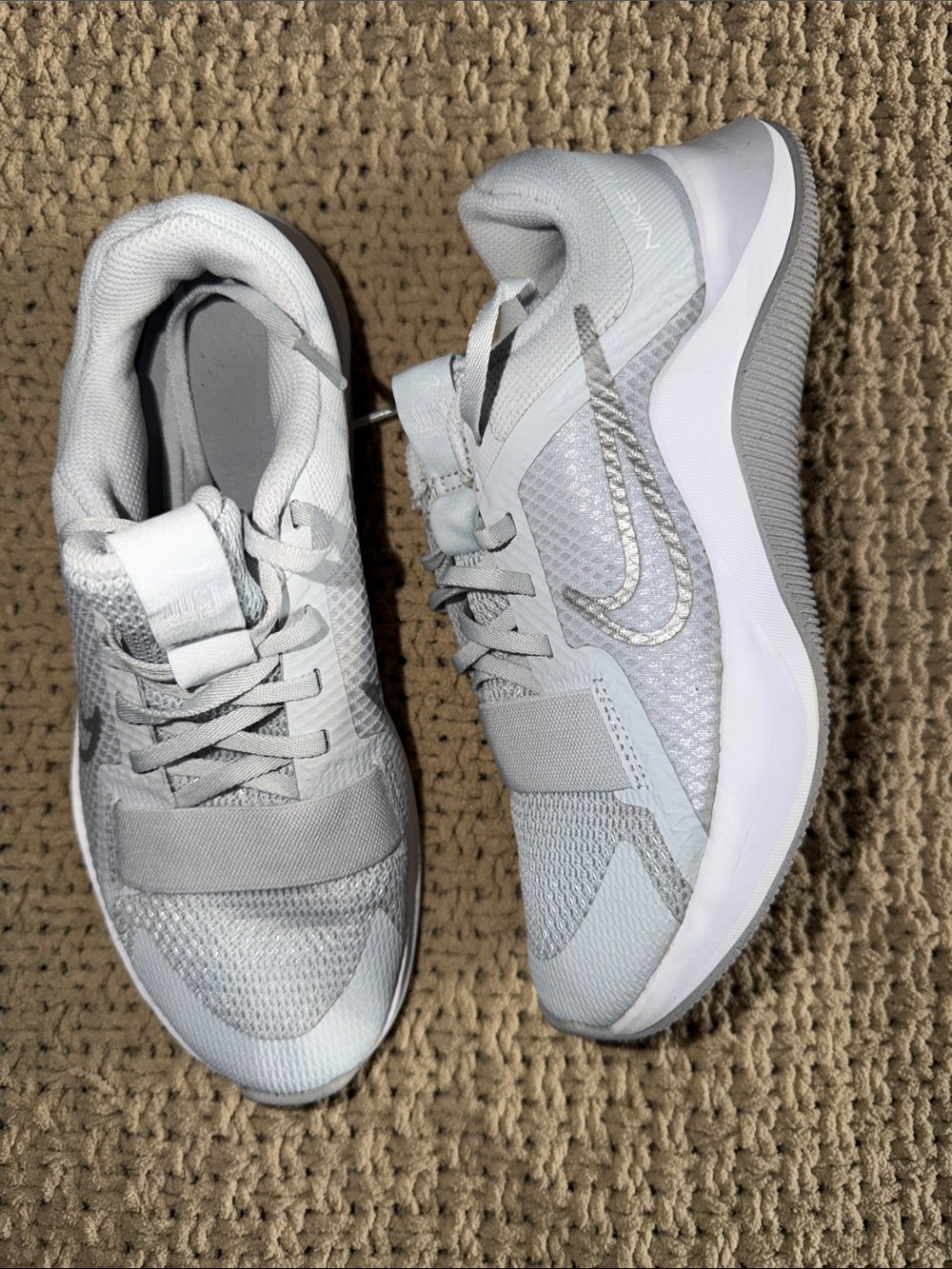 Nike Women's Light Gray Athletic Training Sneakers